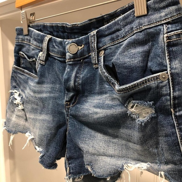 BlankNYC distressed stretch denim shorts - Picture 4 of 4
